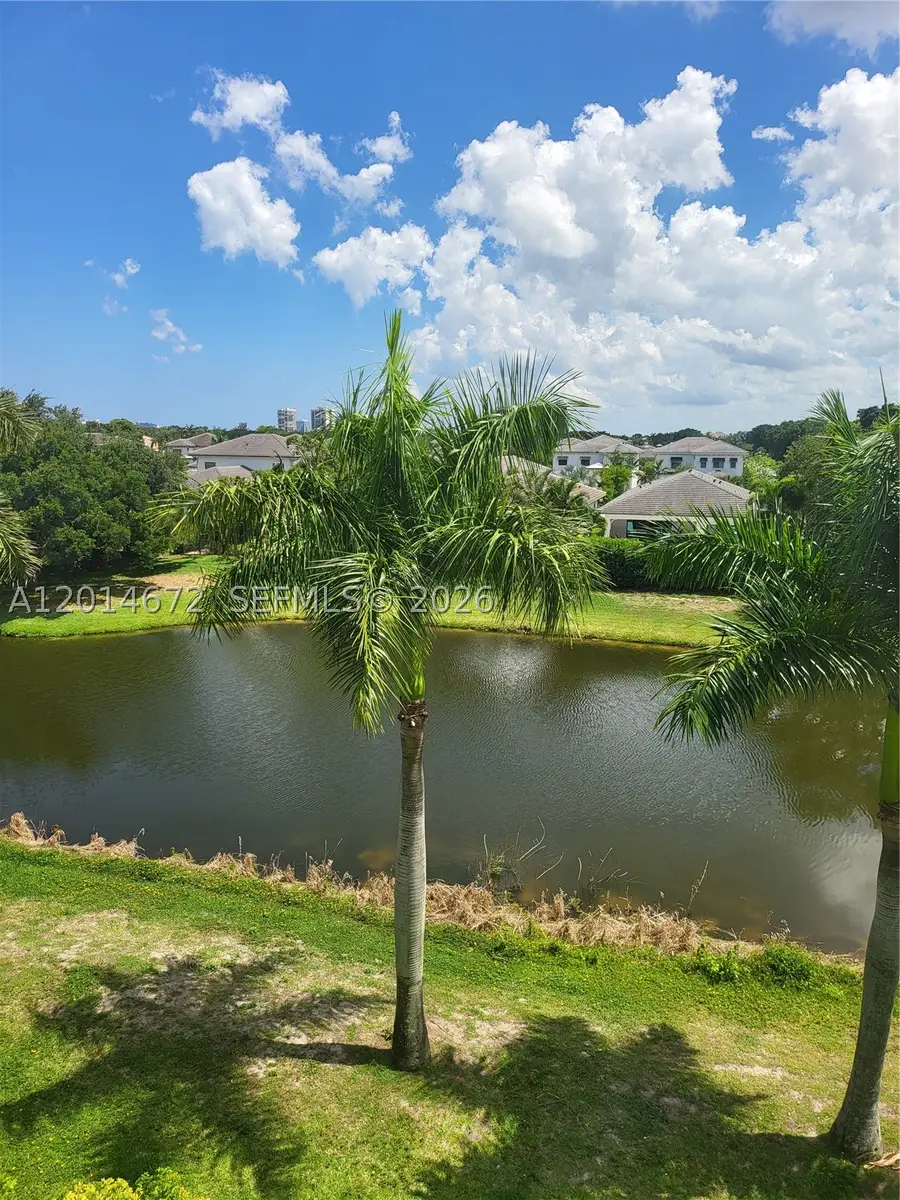 3640 Whitehall Dr #406, West Palm Beach, FL 33401 - #3