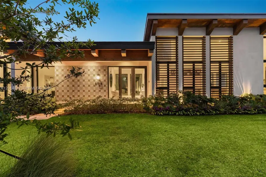 6716 San Vicente St, Coral Gables, FL 33146 - #2
