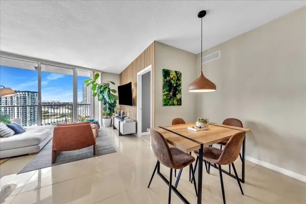 1750 N Bayshore Dr #2015, Miami, FL 33132