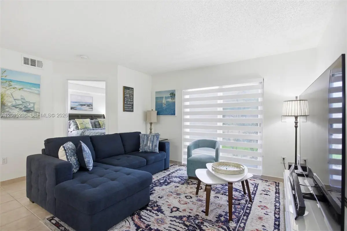 400 Palm Cir W #102, Pembroke Pines, FL 33025 - #1