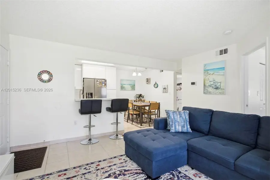 400 Palm Cir W #102, Pembroke Pines, FL 33025 - #2