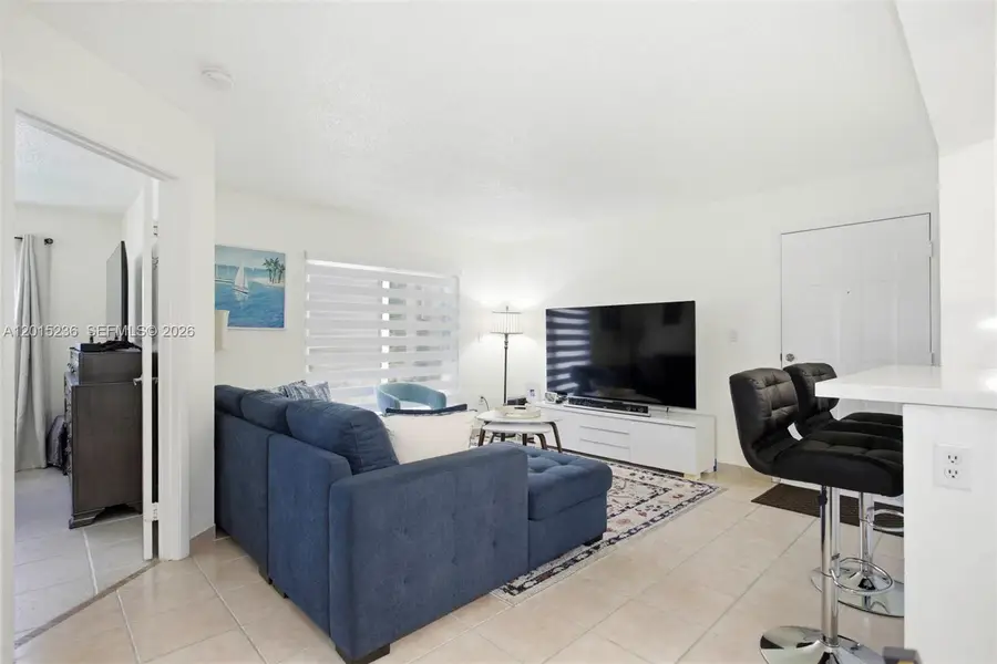 400 Palm Cir W #102, Pembroke Pines, FL 33025 - #3