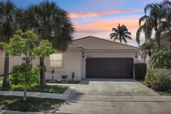 1644 NW 158th Ln, Pembroke Pines, FL 33028