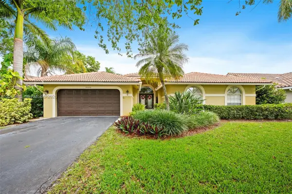 10420 NW 49th Pl, Coral Springs, FL 33076