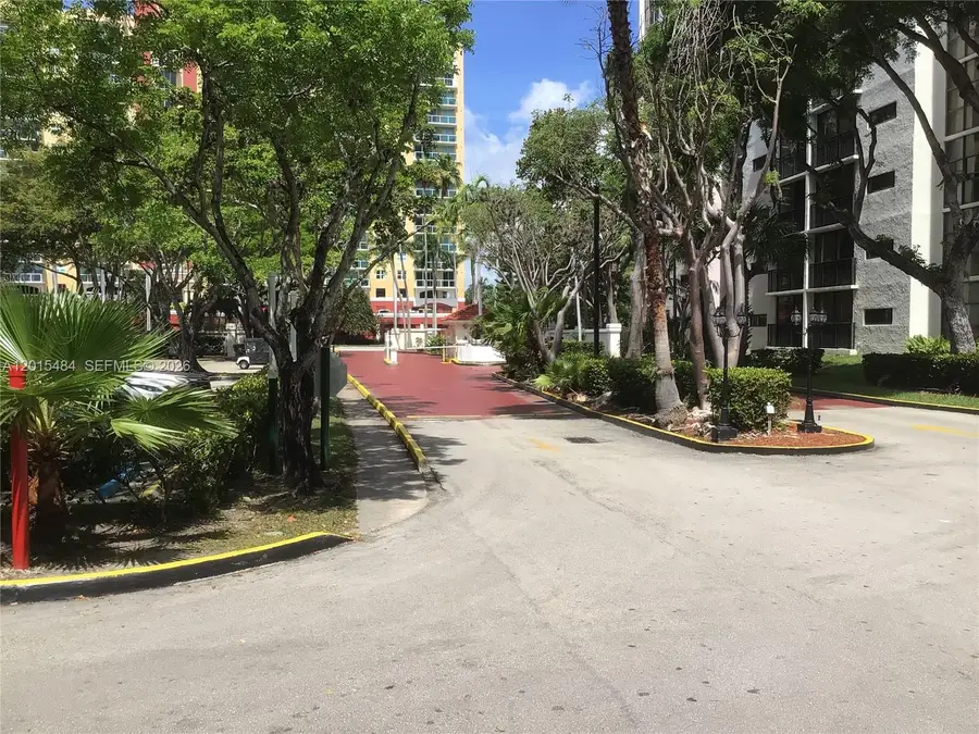 17021 N Bay Rd #625, Sunny Isles Beach, FL 33160 - #2