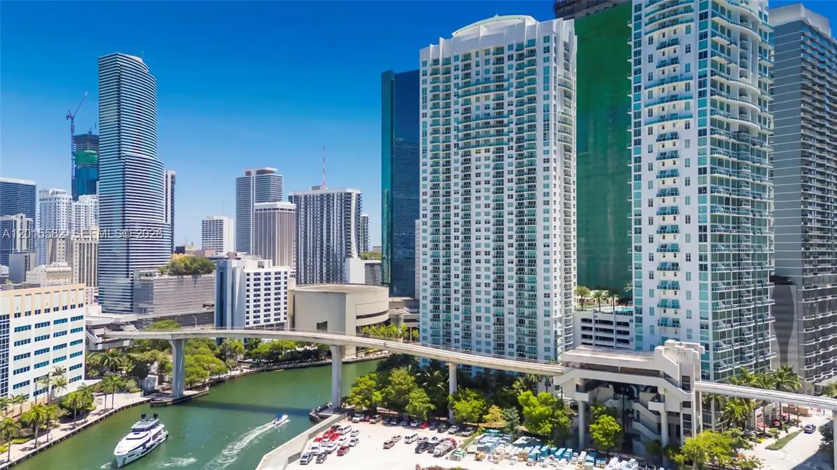 31 SE 5th St #3010, Miami, FL 33131 - #1