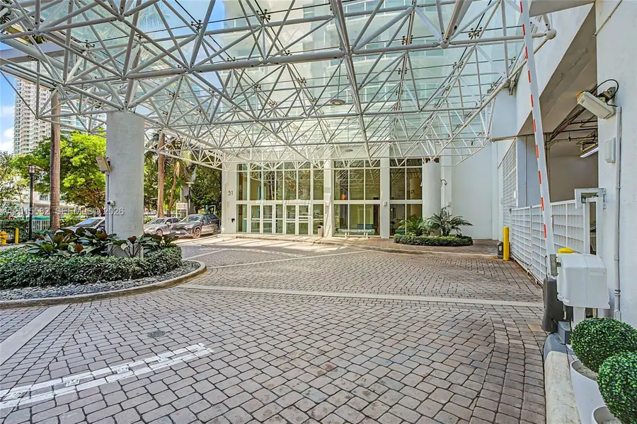 31 SE 5th St #3010, Miami, FL 33131 - #2