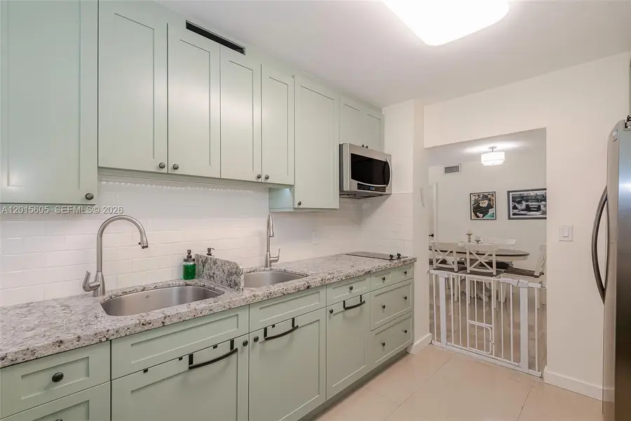5750 Collins Ave #3J, Miami Beach, FL 33140 - #3