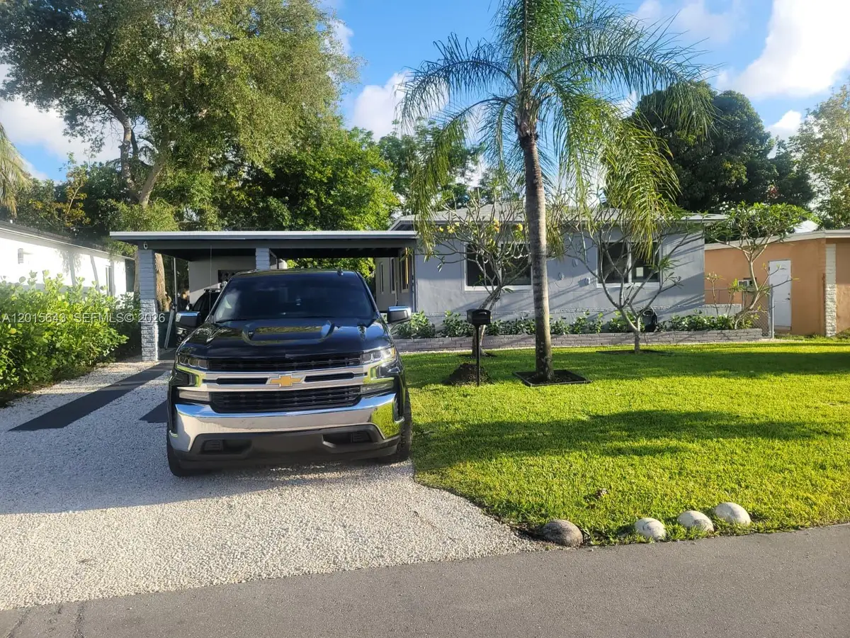 266 NE 162nd St, Miami, FL 33162 - #1