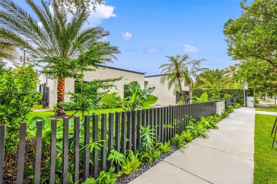 72 W Shore Dr W, Miami, FL 33133 - #3