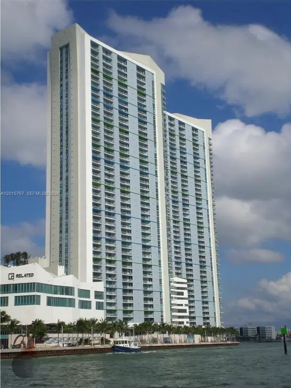 325 S Biscayne Blvd #4016, Miami, FL 33131