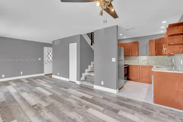 8911 NW 28th Dr #32B, Coral Springs, FL 33065