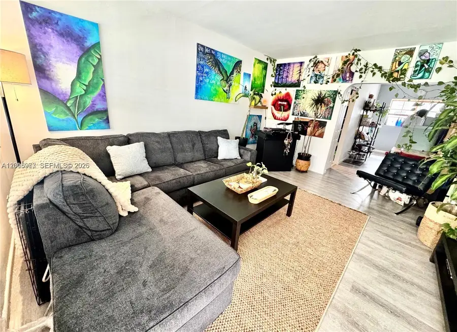 330 74th St #15, Miami Beach, FL 33141 - #2