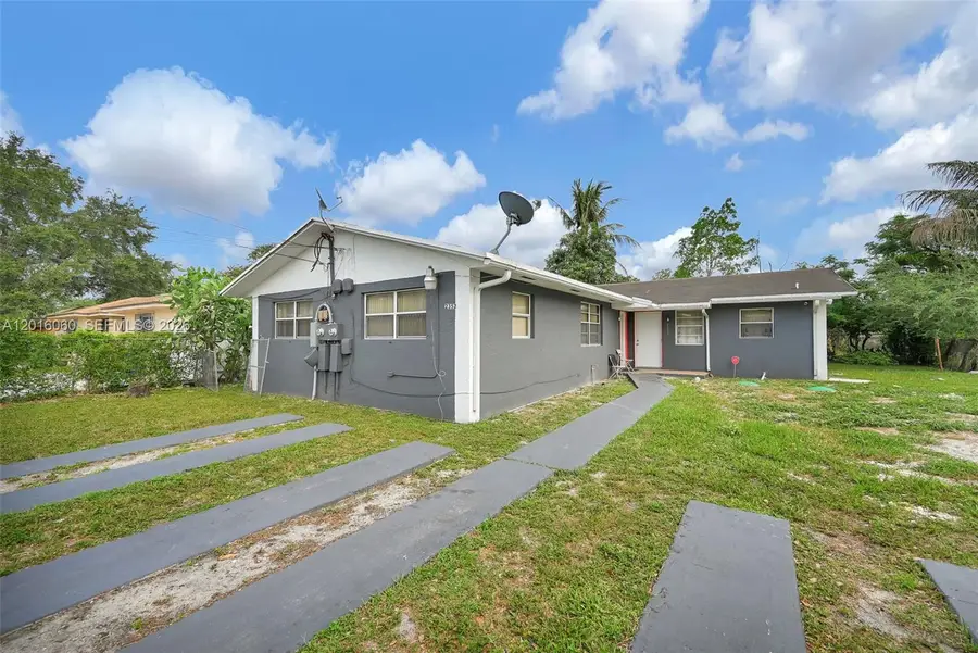 2352 NW 102nd St, Miami, FL 33147 - #2