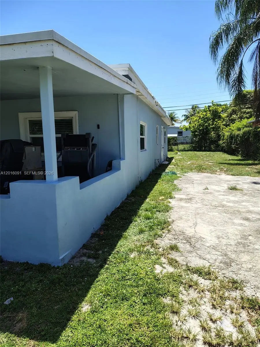 311 NW 28th Way, Fort Lauderdale, FL 33311 - #3