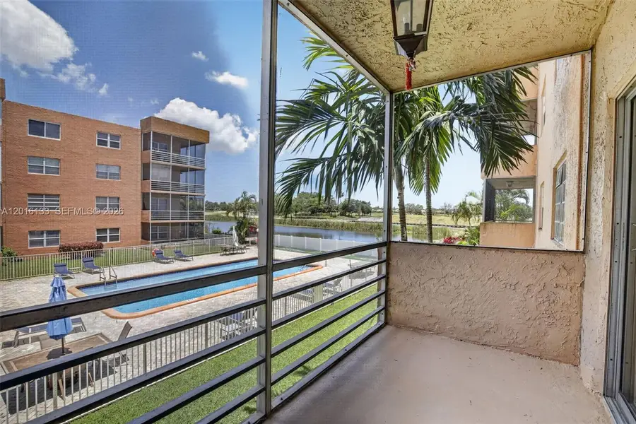 3048 E Sunrise Lakes Dr #220, Sunrise, FL 33322 - #3