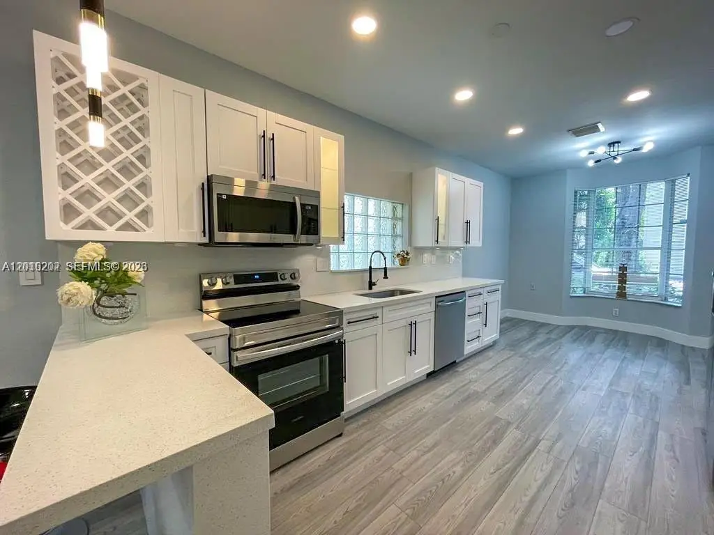 1261 Hayes St, Hollywood, FL 33019 - #1