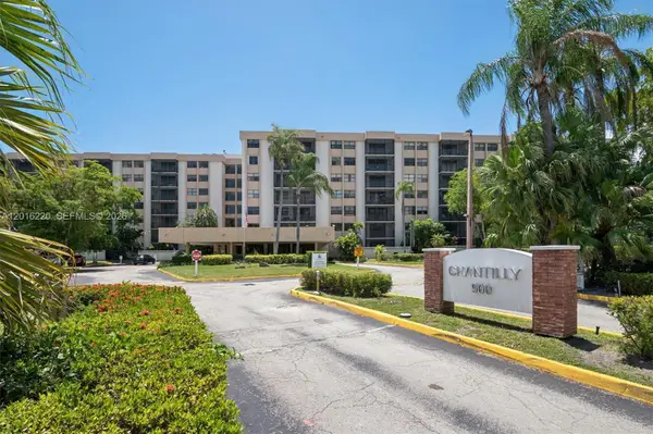 900 NE 195th St #414, Miami, FL 33179