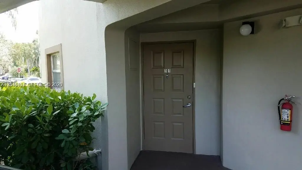 550 SW 137th Ave #101L, Pembroke Pines, FL 33027 - #1