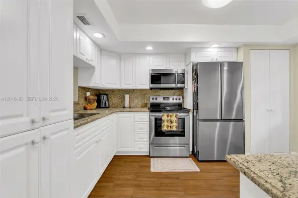 1101 Colony Point Cir #309, Pembroke Pines, FL 33026