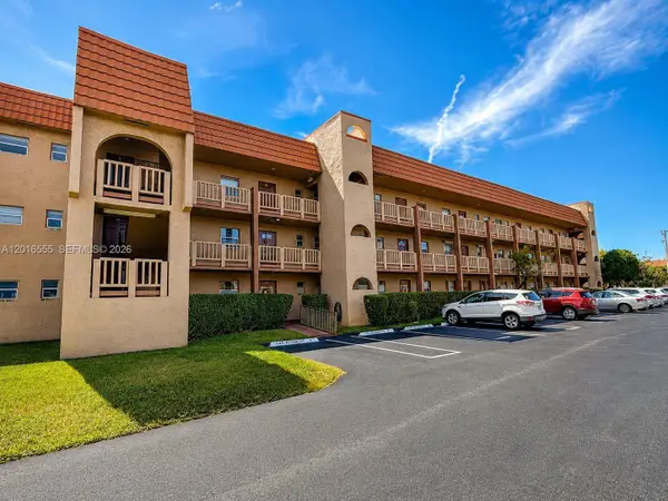 9800 Sunrise Lakes Blvd #202, Sunrise, FL 33322