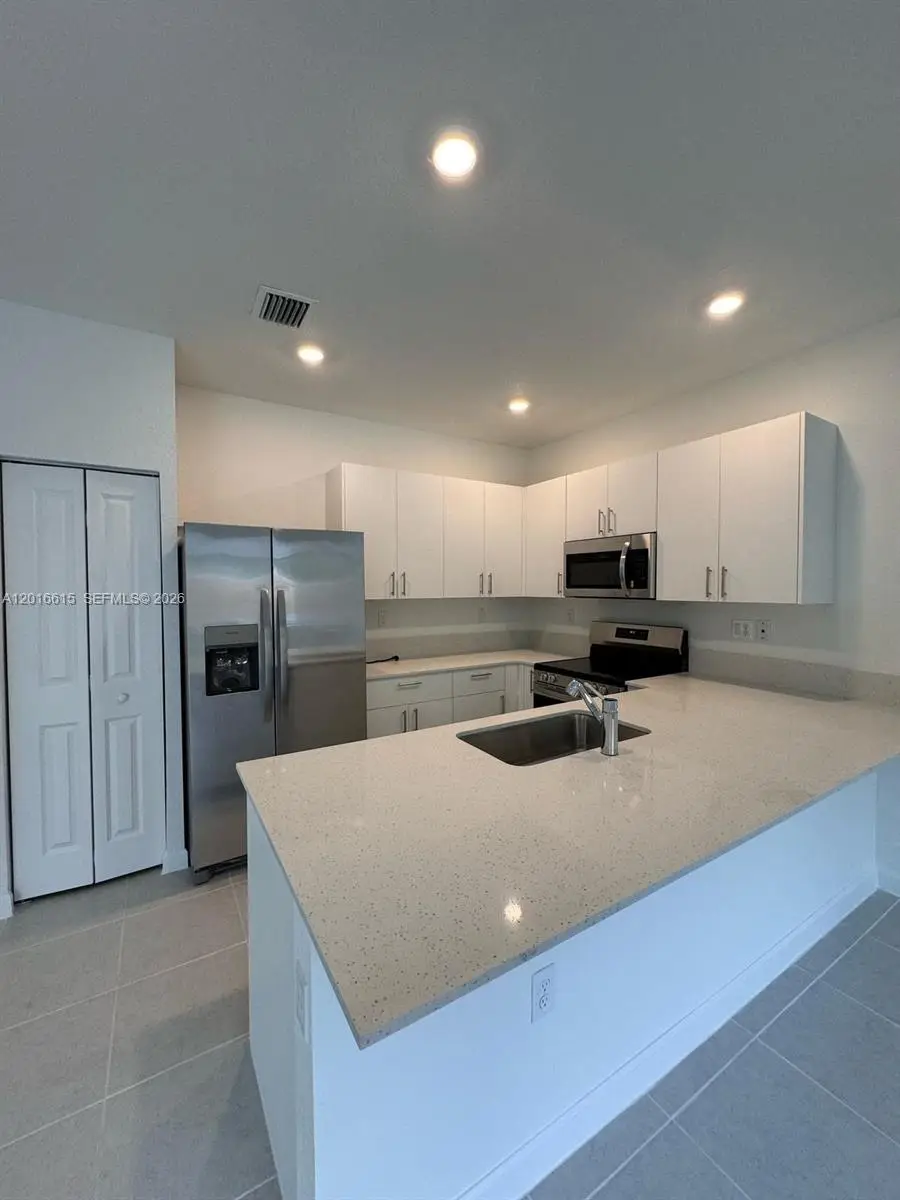 663 SE 13th St Cir, Homestead, FL 33034 - #2