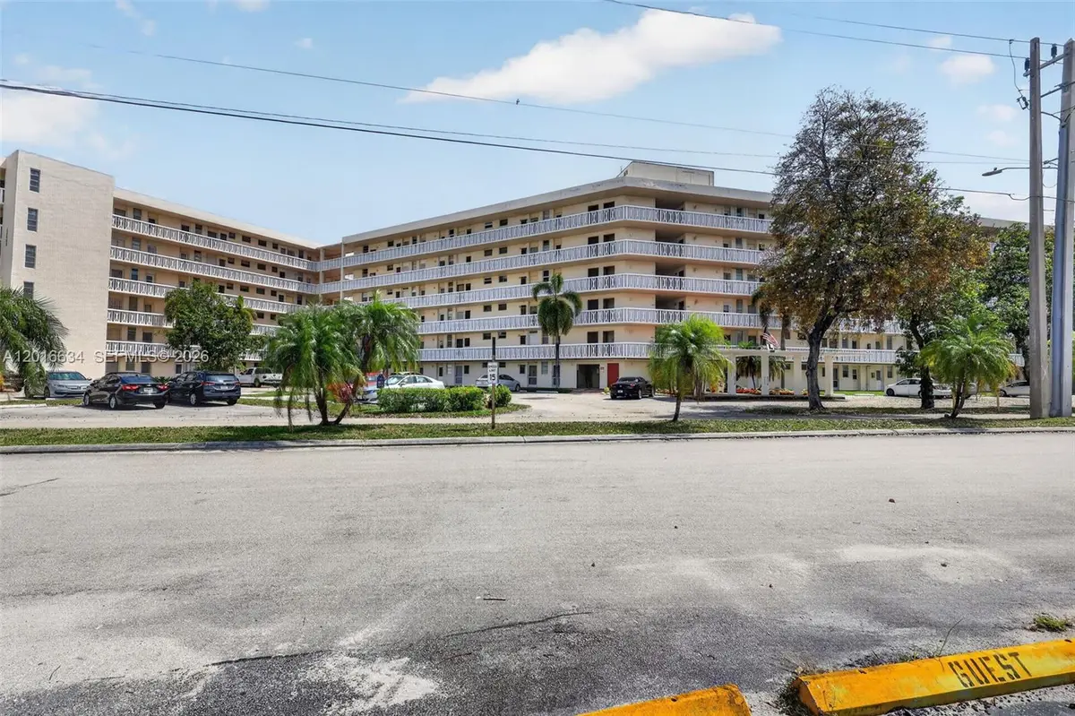 2905 Point East Dr #L311, Aventura, FL 33160 - #1