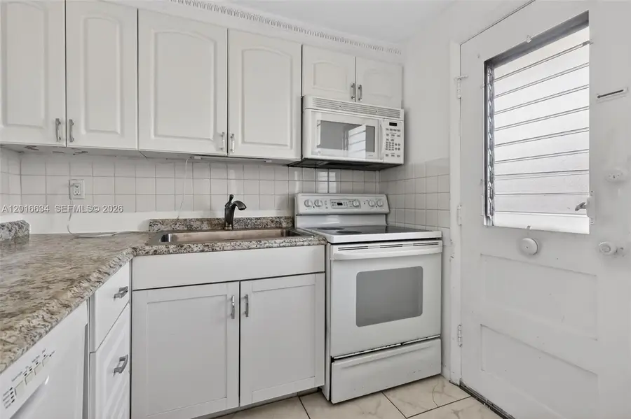 2905 Point East Dr #L311, Aventura, FL 33160 - #3