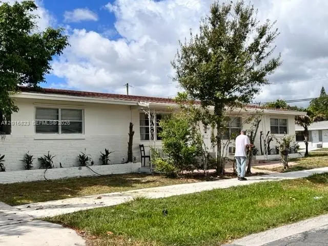 901 SW 4th Ter, Hallandale Beach, FL 33009 - #1