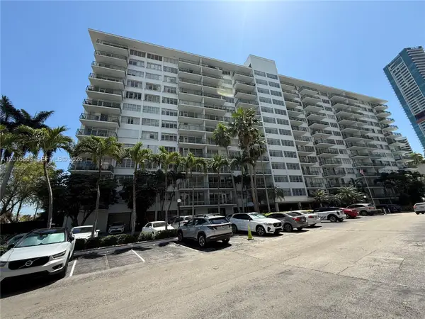 1408 Brickell Bay Dr #213, Miami, FL 33131