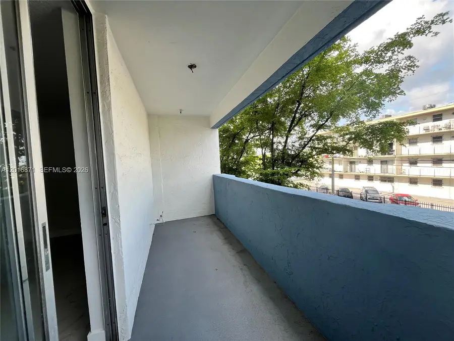 5050 NW 7th St #220, Miami, FL 33126 - #2