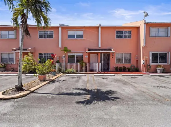 100 SW 110th Ave #142, Sweetwater, FL 33174