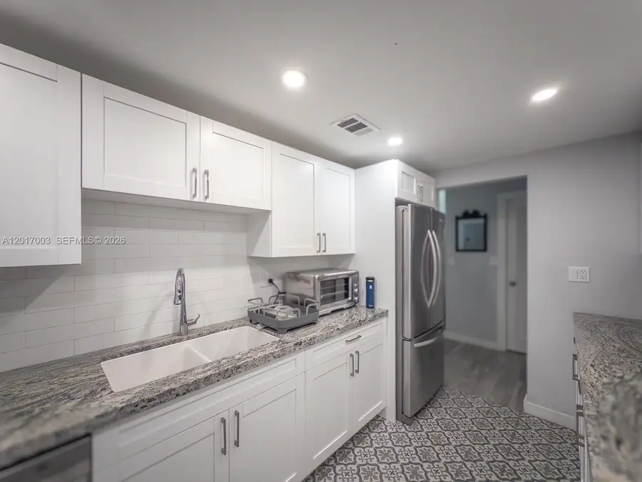 90 Edgewater Dr #114, Coral Gables, FL 33133 - #3