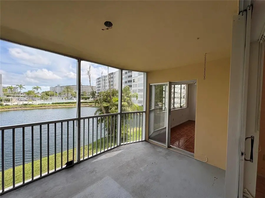 1770 NE 191st St #203-1, Miami, FL 33179 - #2