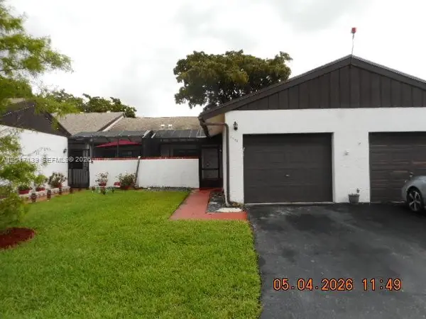 6388 E Pinehurst Cir E #C30, Tamarac, FL 33321