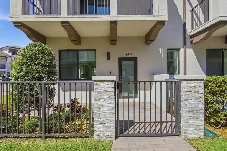 4426 83rd Pkwy, Doral, FL 33166 - #2