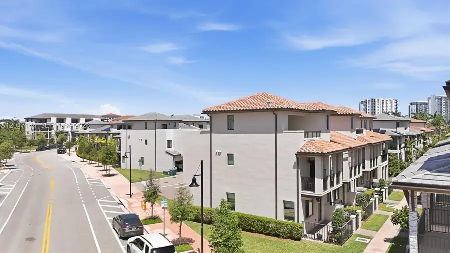 4426 83rd Pkwy, Doral, FL 33166 - #3