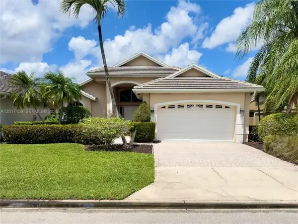8300 Bob O Link Dr, West Palm Beach, FL 33412