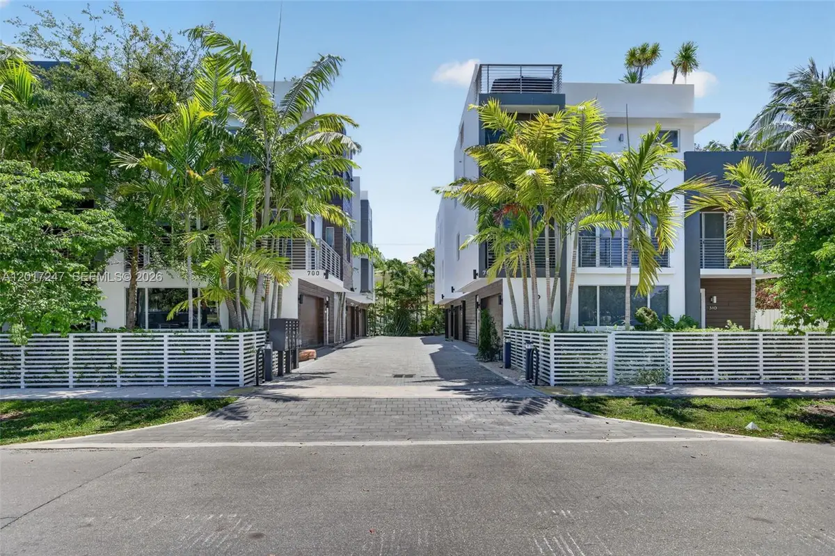 700 NE 14th Ave #311, Fort Lauderdale, FL 33304 - #1