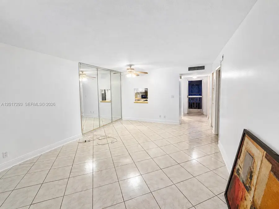 410 SE 2nd St #415, Hallandale Beach, FL 33009 - #2