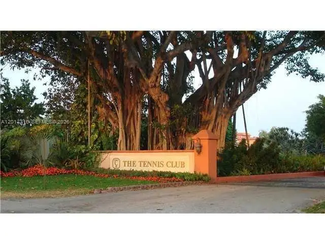 660 Tennis Club Dr #101, Fort Lauderdale, FL 33311 - #1