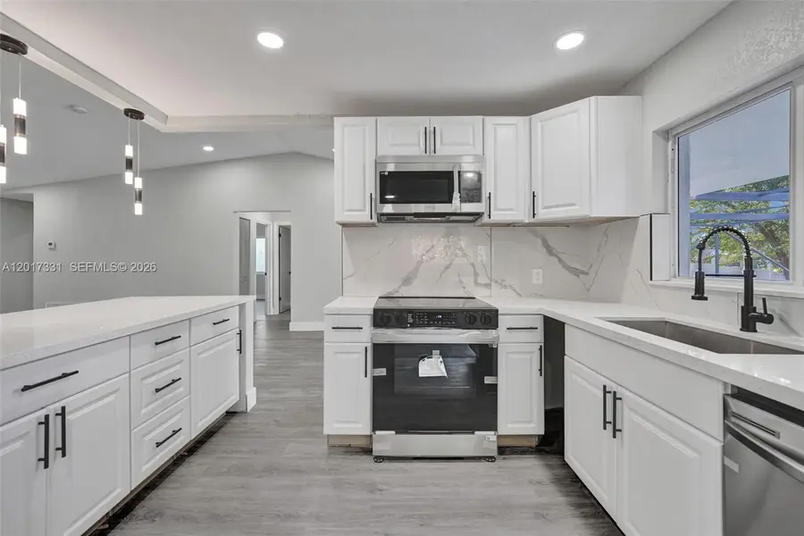 8400 NW 7th St, Pembroke Pines, FL 33024 - #3