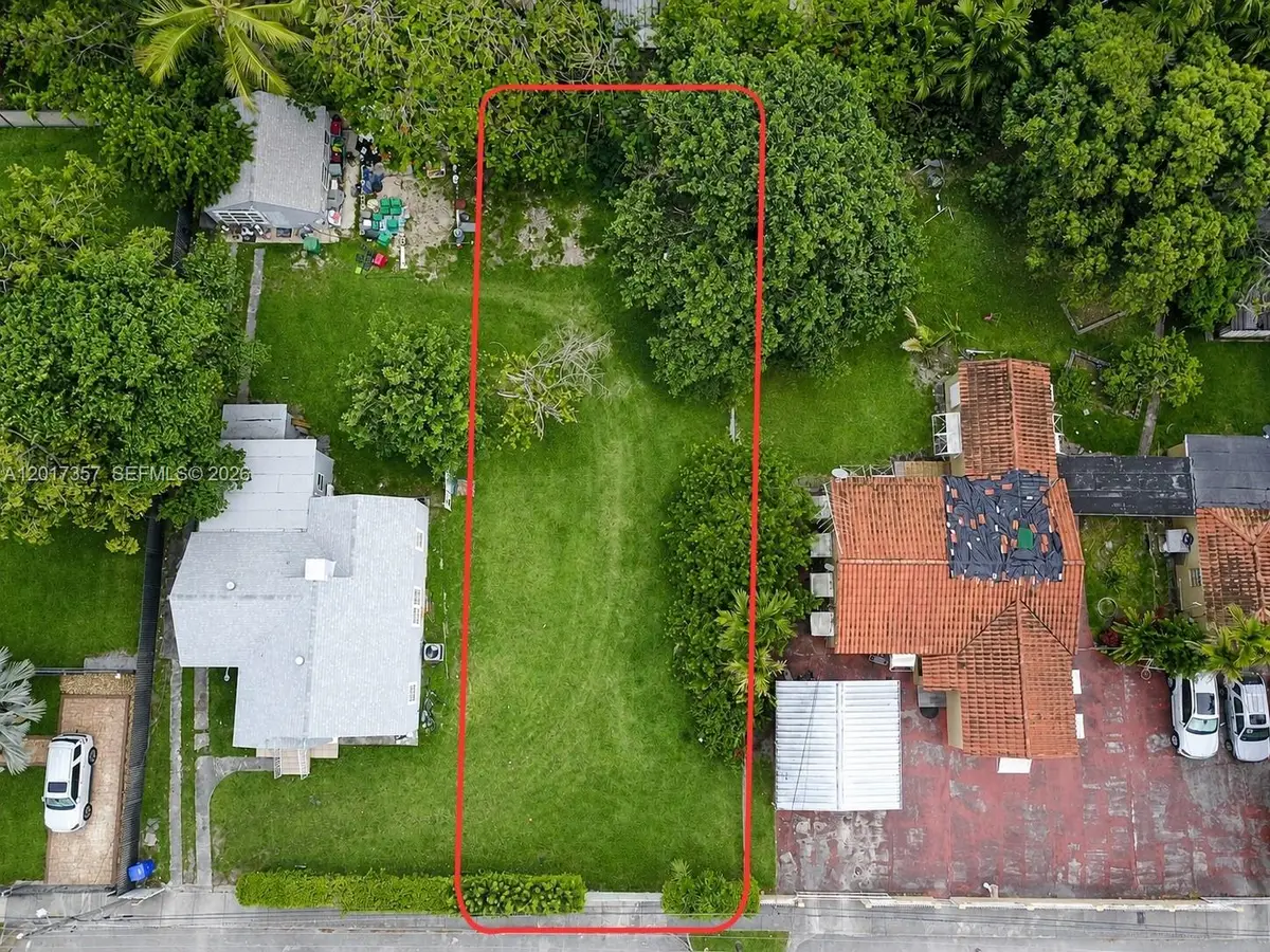 26th St, Miami, FL 33142 - #1