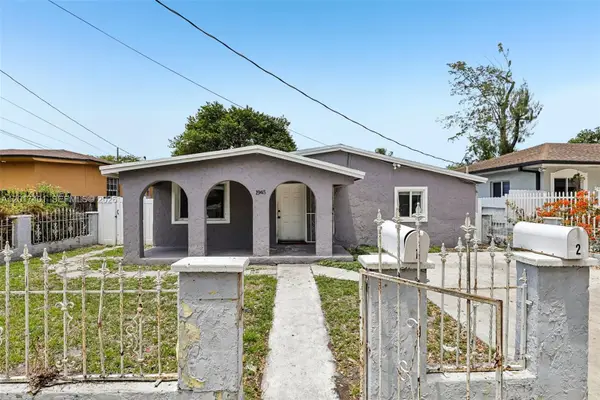 1945 NW 86th St, Miami, FL 33147