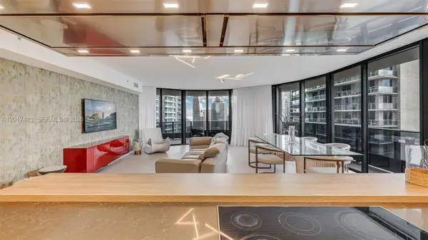 1000 Brickell Plz #3002, Miami, FL 33131