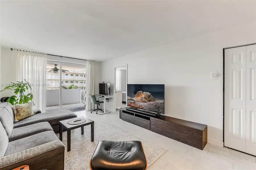 1331 Lincoln Rd #704, Miami Beach, FL 33139 - #3
