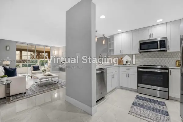 7100 NW 17th St #305, Plantation, FL 33313