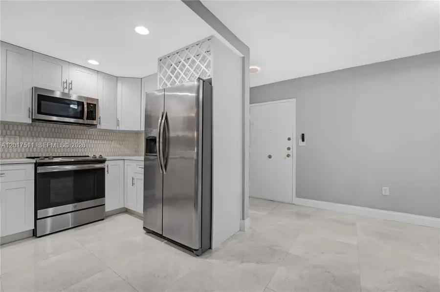 7100 NW 17th St #305, Plantation, FL 33313 - #3