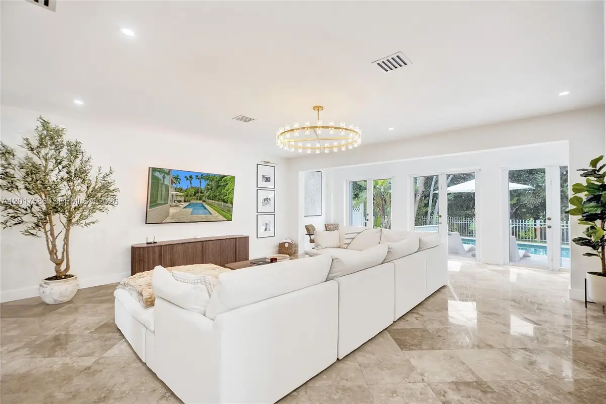 10340 NW 46th Ter, Doral, FL 33178 - #1
