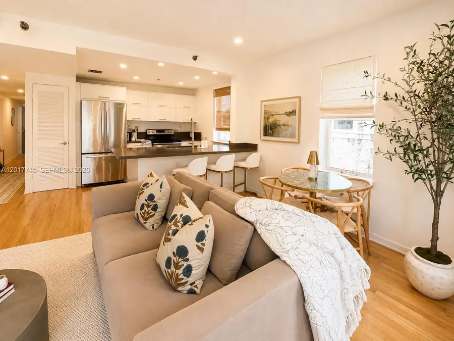 802 Euclid Ave #302, Miami Beach, FL 33139 - #2